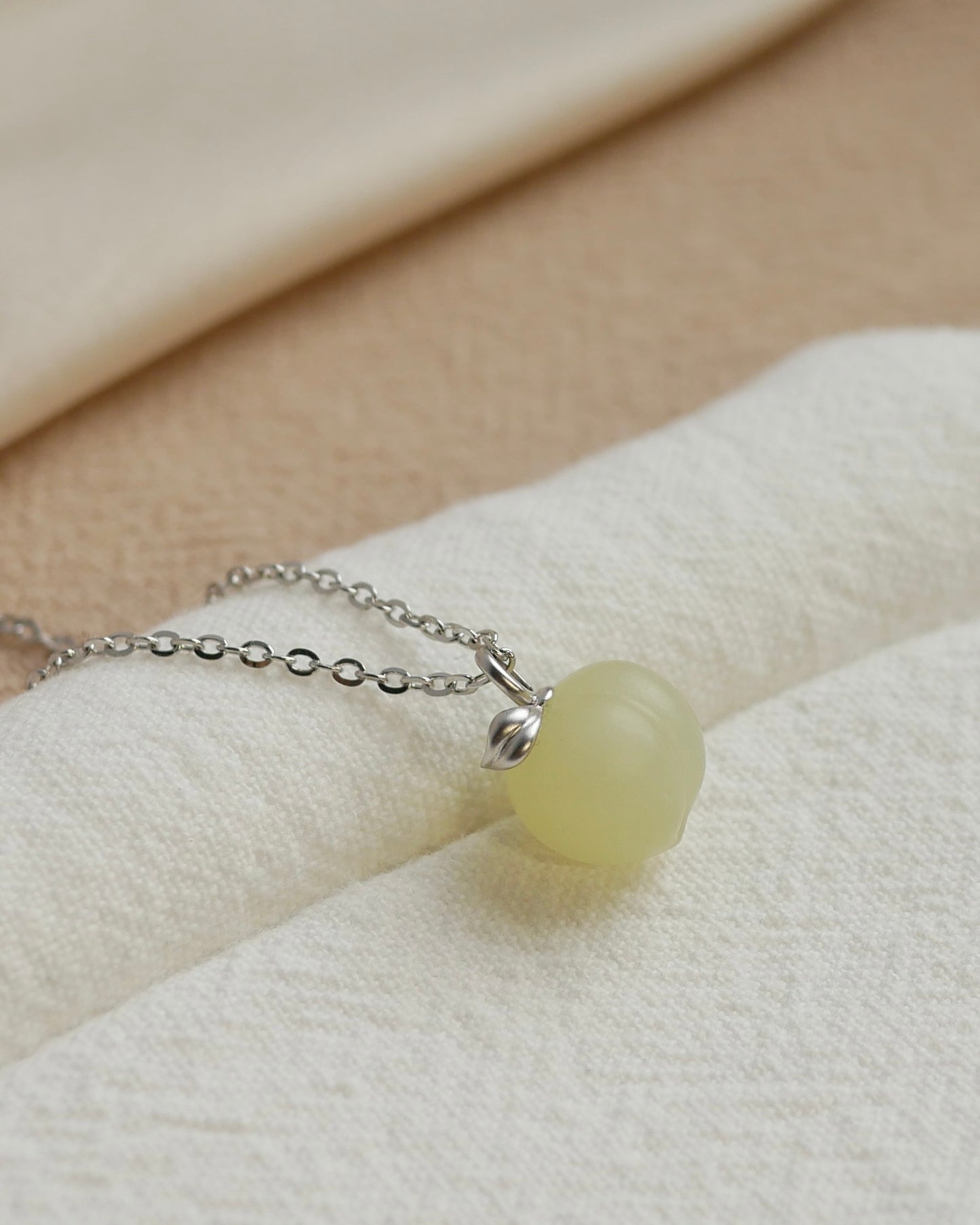 桃子物語  ｜Peach fuzz pendant