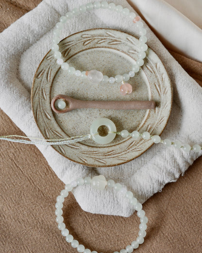 聽泉 | White tea bracelet