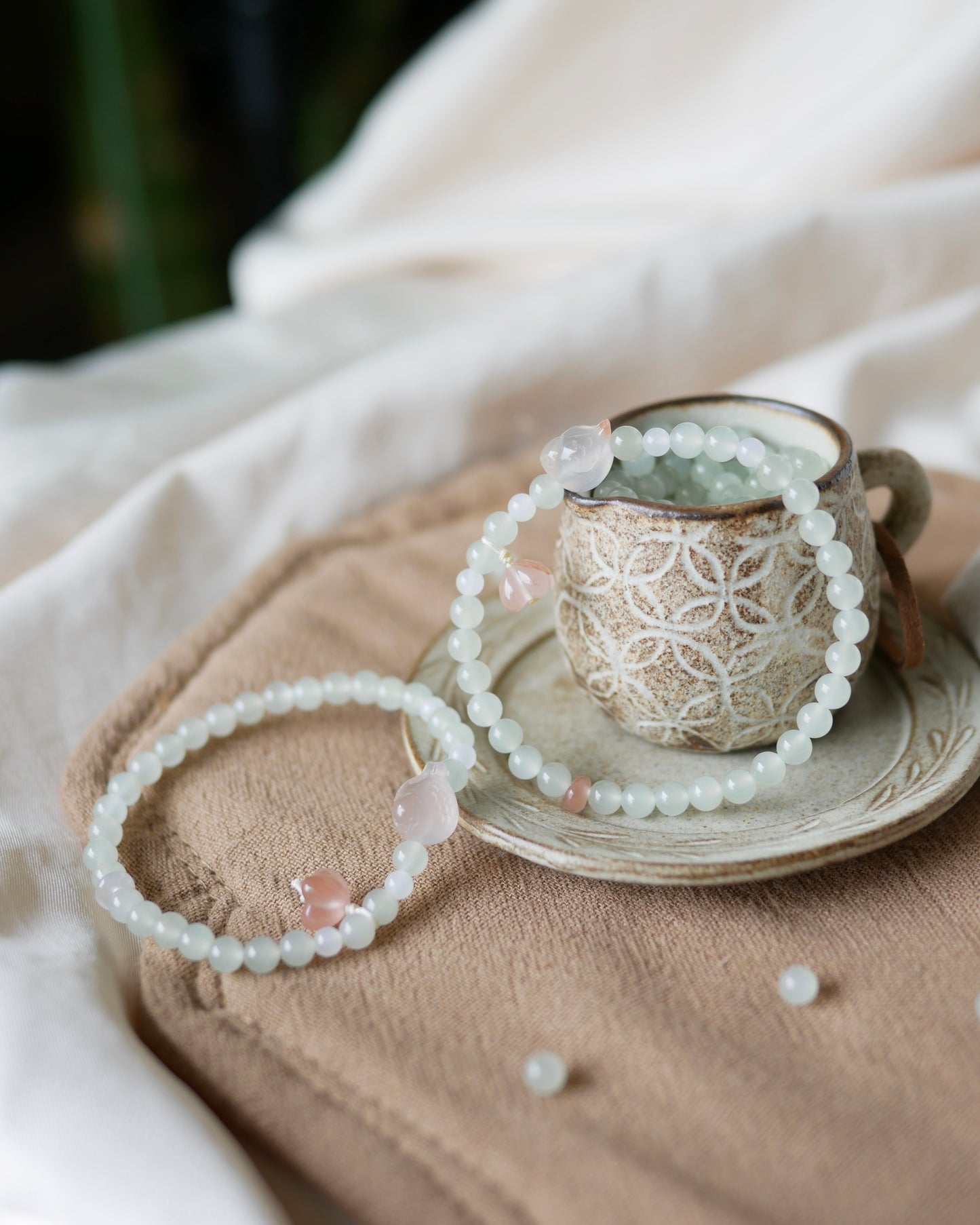 聽泉 | White tea bracelet